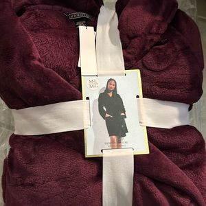 Beautiful robe new with tags